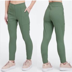 Fabletics Green Hybrid Cargo Slim Fit Moisture Wicking Pull On Athleisure Pants